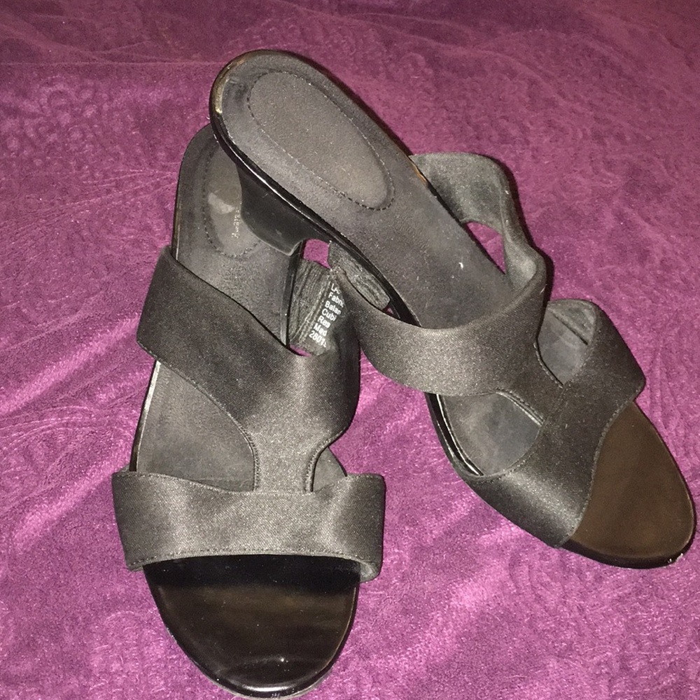 George Black Pumps